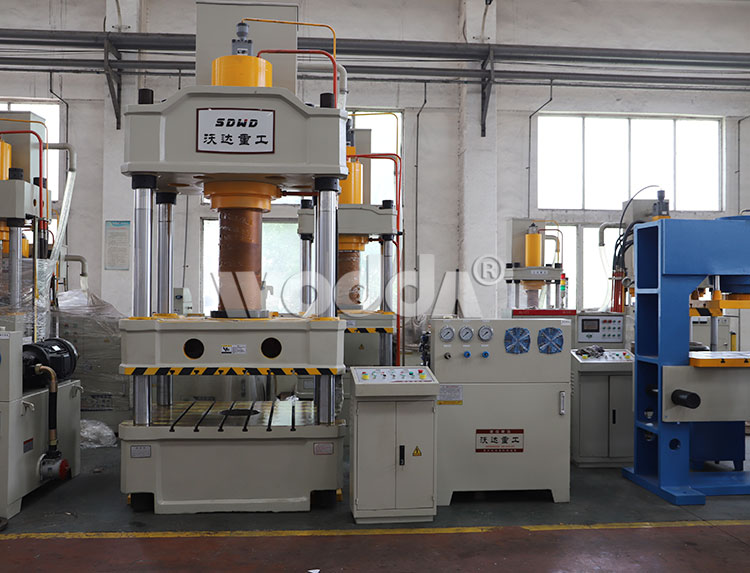 三梁四柱單杠液壓機 三梁四柱單杠液壓機