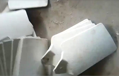 315噸風(fēng)機扇葉(ye)成型一(yī)次壓3片(pian)