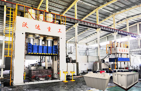 2000噸液壓(ya)機模壓SMC玻(bo)璃鋼化糞(fen)池視頻