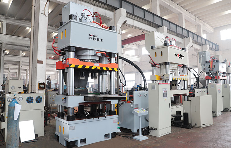 630噸(dūn)牛羊舔磚(zhuān)液壓機鹽(yán)磚機視頻(pín)