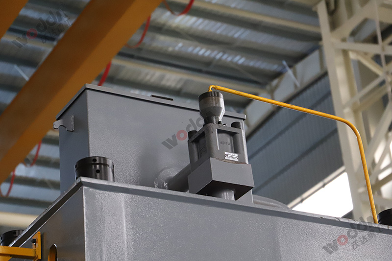 四柱液壓機如何選擇合适的液壓油?有哪些型号? 四柱液壓機如何選擇合适的液壓油?有哪些型号?