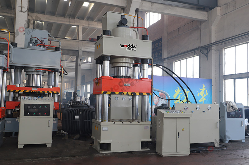 500噸三梁四柱液壓機 500噸三梁四柱液壓機