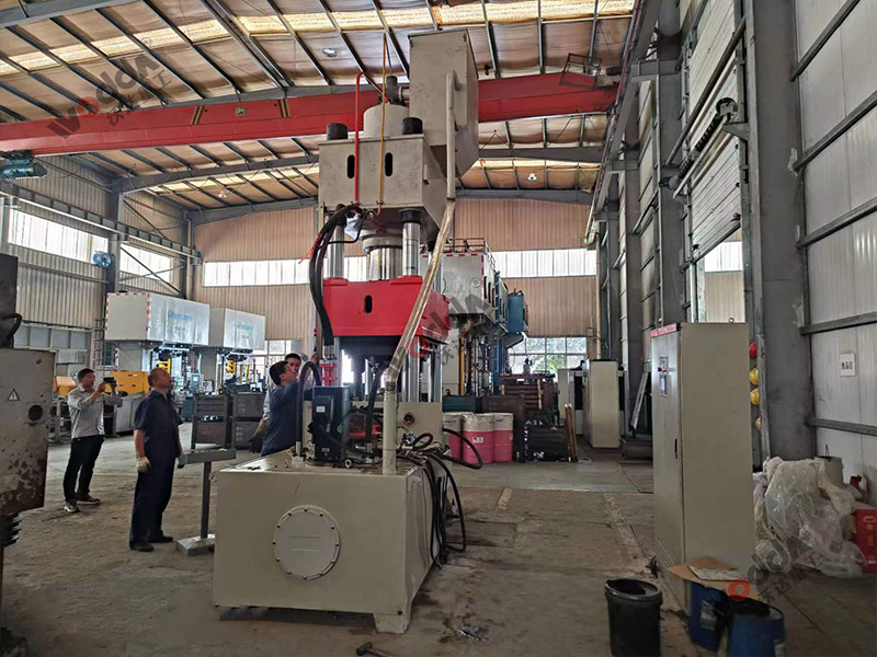 汽車軸承鍛造液壓機500噸四柱液壓機 汽車軸承鍛造液壓機500噸四柱液壓機