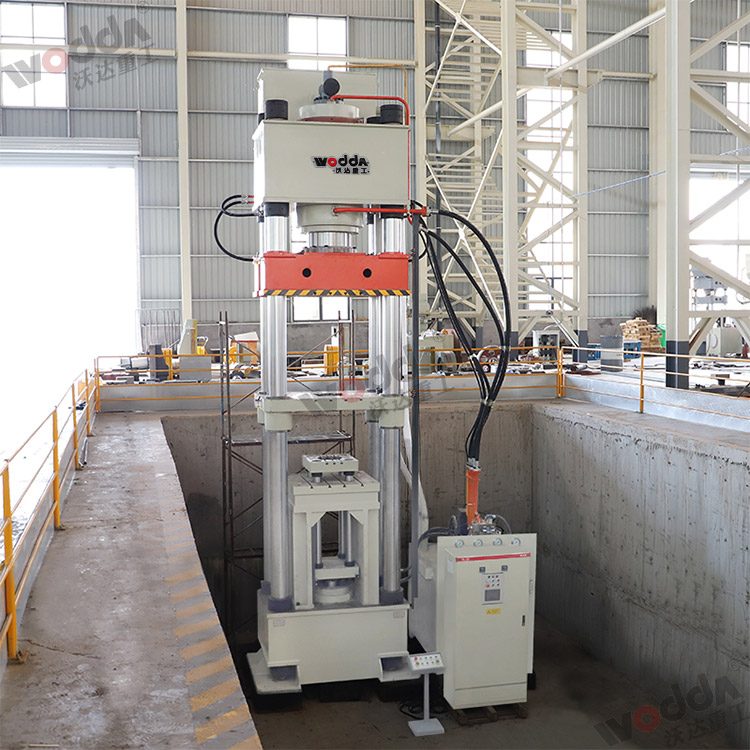 800噸匣缽液壓機(圖3).jpg 800噸匣缽液壓機(圖3).jpg