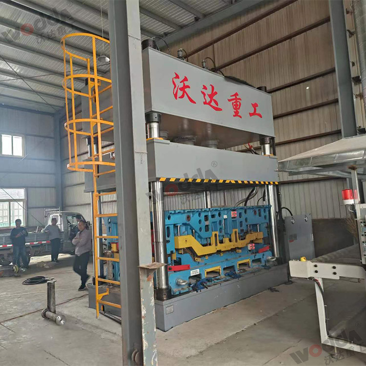 315噸汽車内飾件液壓機(圖3).jpg 315噸汽車内飾件液壓機(圖3).jpg