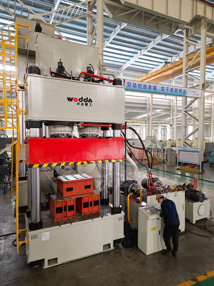 1000噸液壓機 1000噸液壓機