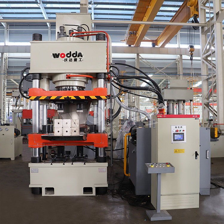 630噸牛羊舔磚液壓機 630噸牛羊舔磚液壓機