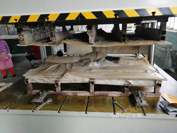 200噸液壓機熱壓汽車内飾件 200噸液壓機熱壓汽車内飾件