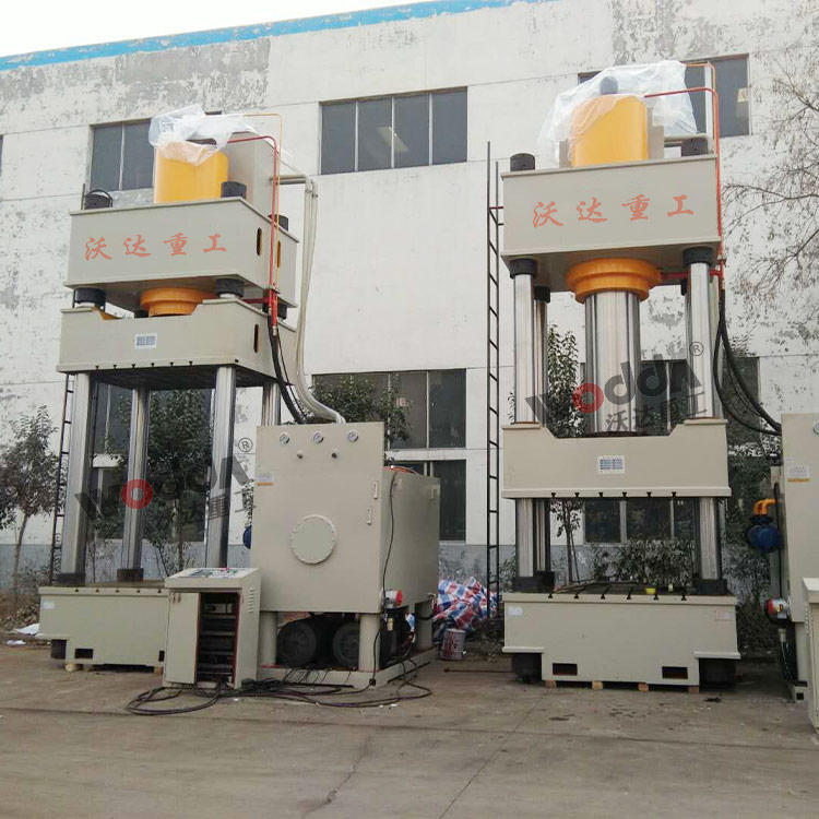 客戶訂購兩台1000噸三梁四柱液壓機 客戶訂購兩台1000噸三梁四柱液壓機