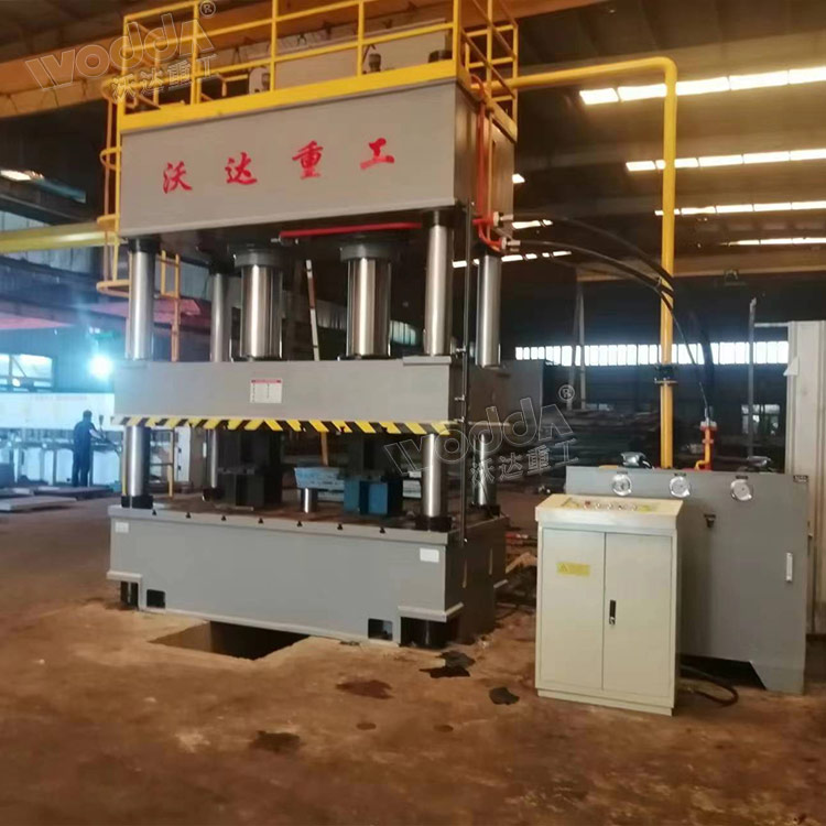 630噸四柱液壓機客戶現場圖