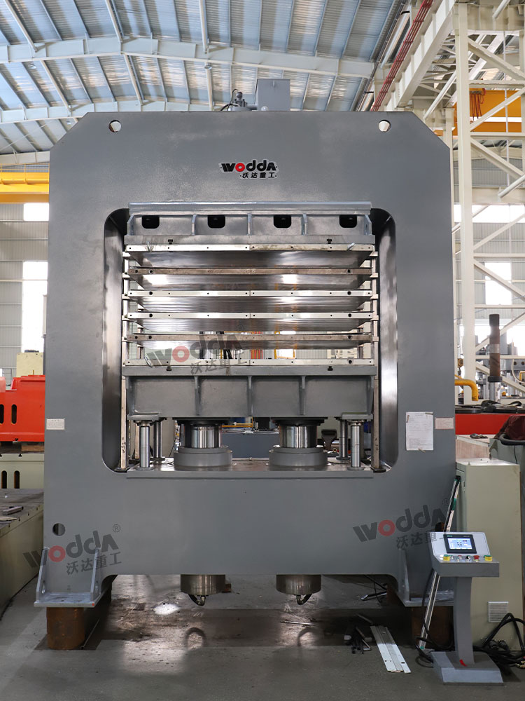 400噸龍門式環氧闆多層液壓機 400噸龍門式環氧闆多層液壓機