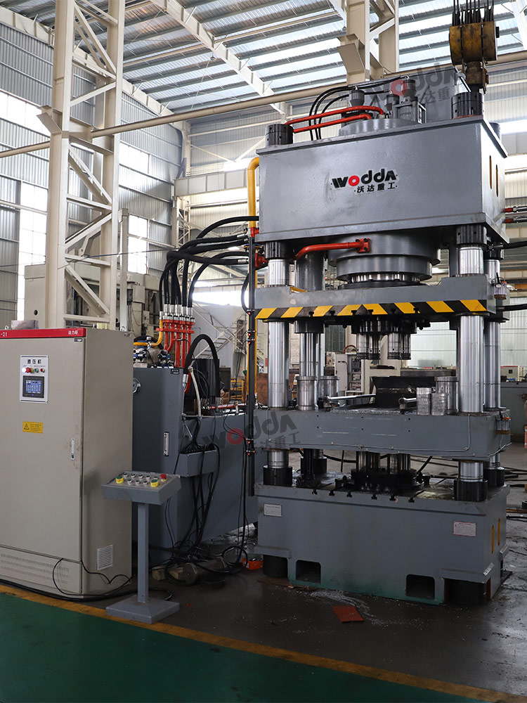 630噸四梁四柱液壓機 630噸四梁四柱液壓機