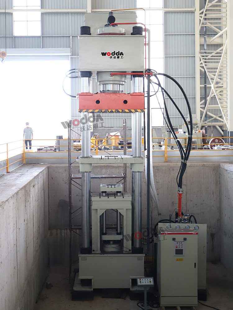 石墨匣缽成型液壓機.jpg 石墨匣缽成型液壓機.jpg