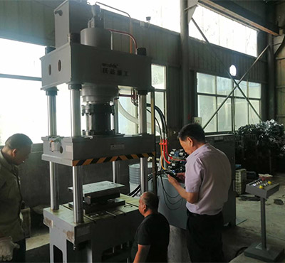 200噸金(jīn)屬拉伸機壓制(zhì)不鏽鋼離心風(feng)機