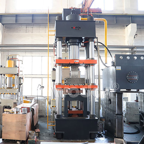 匣缽成型設(she)備_800噸匣缽成型液(ye)壓機