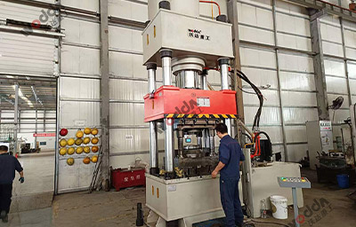 500噸(dun)汽車軸承鍛造(zao)液壓機